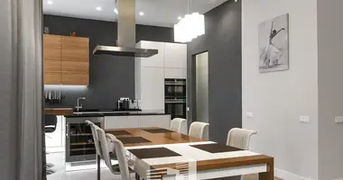 Apartamento 5 habitaciones en Minsk, Belarús