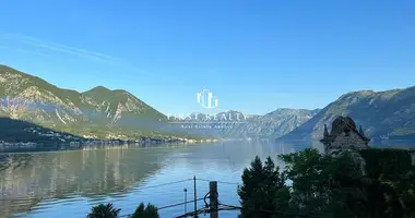 Wohnung 4 zimmer in Dobrota, Montenegro