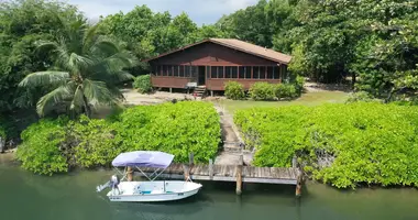 Dom 3 pokoi w Roatan, Honduras