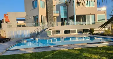 4 bedroom apartment in Demos Agiou Athanasiou, Cyprus
