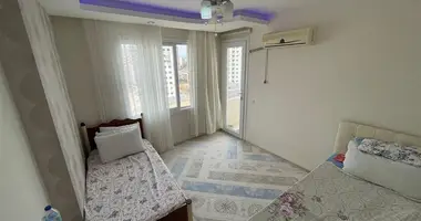 Квартира 5 комнат в Мезитли, Турция