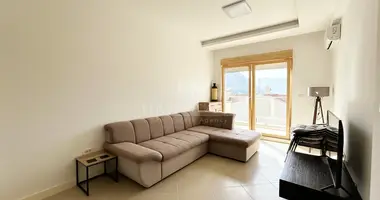 Wohnung 3 zimmer in Dobrota, Montenegro