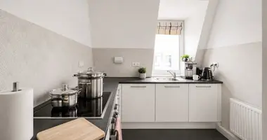 Wohnung 3 zimmer in Warschau, Polen