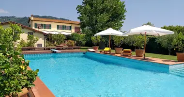 Villa en Bozzano, Italia