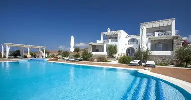 Hotel 825 m² en Adamantas, Grecia
