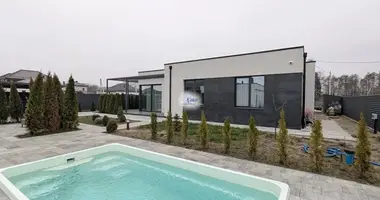 Dom 4 pokoi w Medvedevka, Rosja
