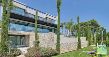 Villa en Lloret de Mar, Španjolska