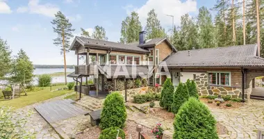 Dom w Pieksamaki, Finlandia