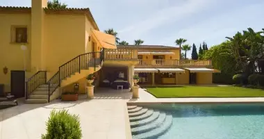 4 bedroom house in San Pedro Alcantara, Spain