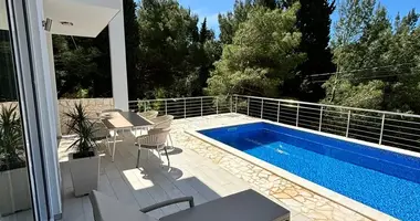 Villa 4 bedrooms in Susanj, Montenegro