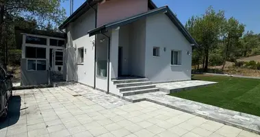 Дом 4 спальни в Тримиклини, Кипр