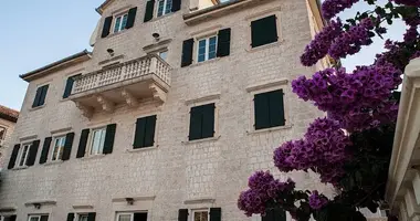 Wohnung 1 Schlafzimmer in 7 Seaview Penthouse Kotor Bay, Montenegro