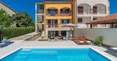 Hotel 330 m² in Grad Porec, Croatia