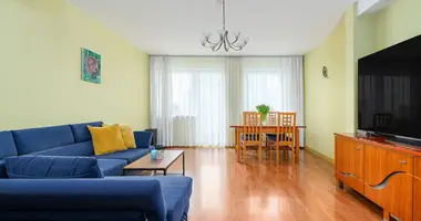 Mieszkanie 5 pokojów w Warszawa, Polska