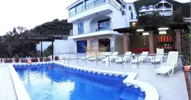 Casa 6 habitaciones en Montenegro
