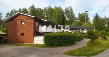 Adosado Adosado en Jarvenpaa, Finlandia