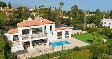 5 bedroom house in Dos Hermanas, Spain