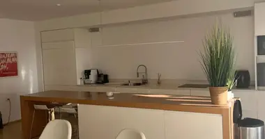 Mieszkanie 4 pokoi w Tel-Awiw, Izrael