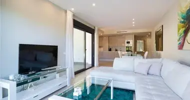 2 bedroom apartment in Estepona, Spain