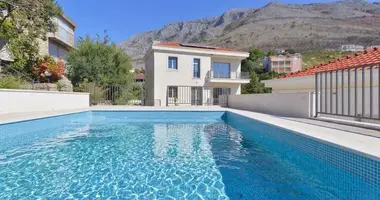3 bedroom house in Rijeka Rezevici, Montenegro