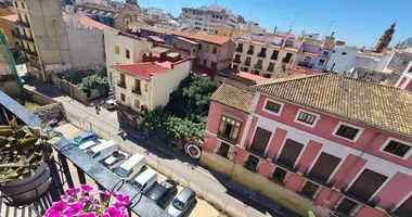 5 bedroom apartment in Valencia, Spain
