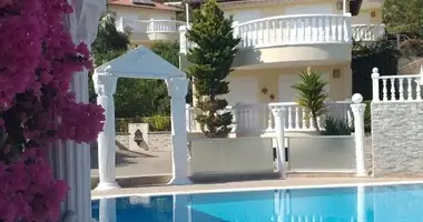 Villa 3 bedrooms in Alanya, Turkey