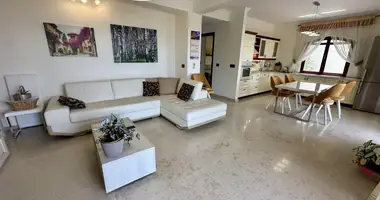 Wohnung 2 Schlafzimmer in Buljarica, Montenegro