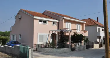 Maison 4 chambres dans Opcina Dezanovac, Croatie
