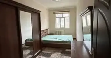 Apartamento 3 habitaciones en Taskent, Uzbekistán