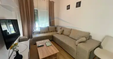 For Rent, 2+1 Apartment + Parking Space, Kadiu Complex, Tirana. €550 en Tirana Municipality, Albania