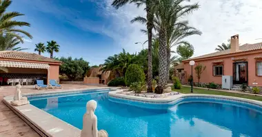 5 bedroom house in Torrevieja, Spain