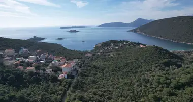 Terrain dans Lustica, Monténégro