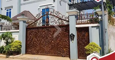 Willa 7 pokojów w Sangkat Kouk Khleang, Kambodża