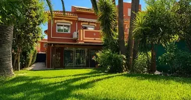 4 bedroom house in Estepona, Spain