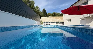 3 bedroom house in Banjol, Croatia