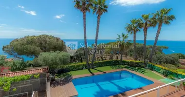 Chalet 5 bedrooms in Canyelles, Spain