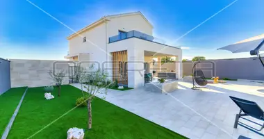 4 room house in Grad Novi Vinodolski, Croatia