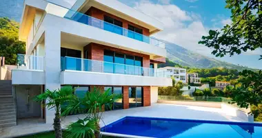 Villa 5 bedrooms in Montenegro