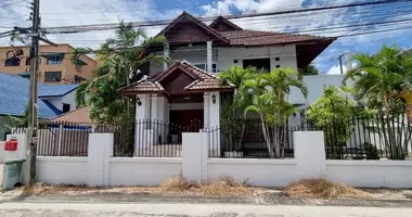 Дом 4 спальни в Паттайя, Таиланд