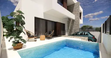 Reihenhaus in Dolores, Spanien