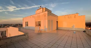 Квартира 4 комнаты в Дуррес, Албания