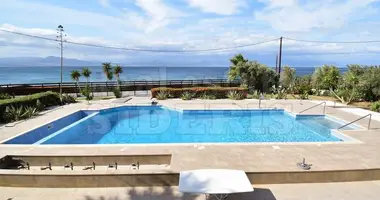 Villa 6 zimmer in Loutraki Perachora Agioi Theodoroi Municipality, Griechenland