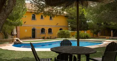 5 bedroom house in Urbanizacion Dona Pepa, Spain