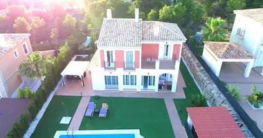 Villa 4 room villa in Finestrat, Spain