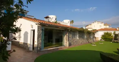 Villa en Lloret de Mar, Španjolska