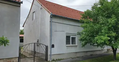 3 room house in Tarcsapuszta, Hungary