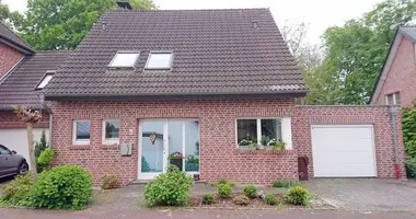 Szeregowiec 6 pokojów w Nadrenia Północna-Westfalia, Niemcy