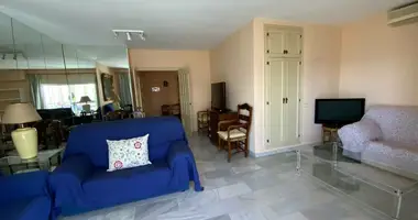 Apartamento 4 habitaciones en Marbella, Španjolska