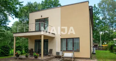 Дом 4 комнаты в Рига, Латвия