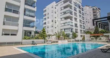 Wohnung 4 zimmer in Konyaalti, Türkei